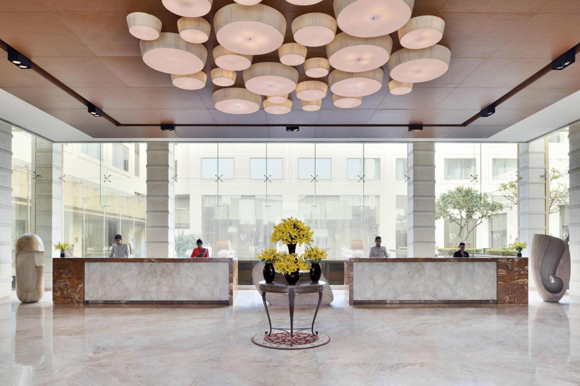 Jaipur Marriott Hotel Eksteriør billede The lobby of the hotel