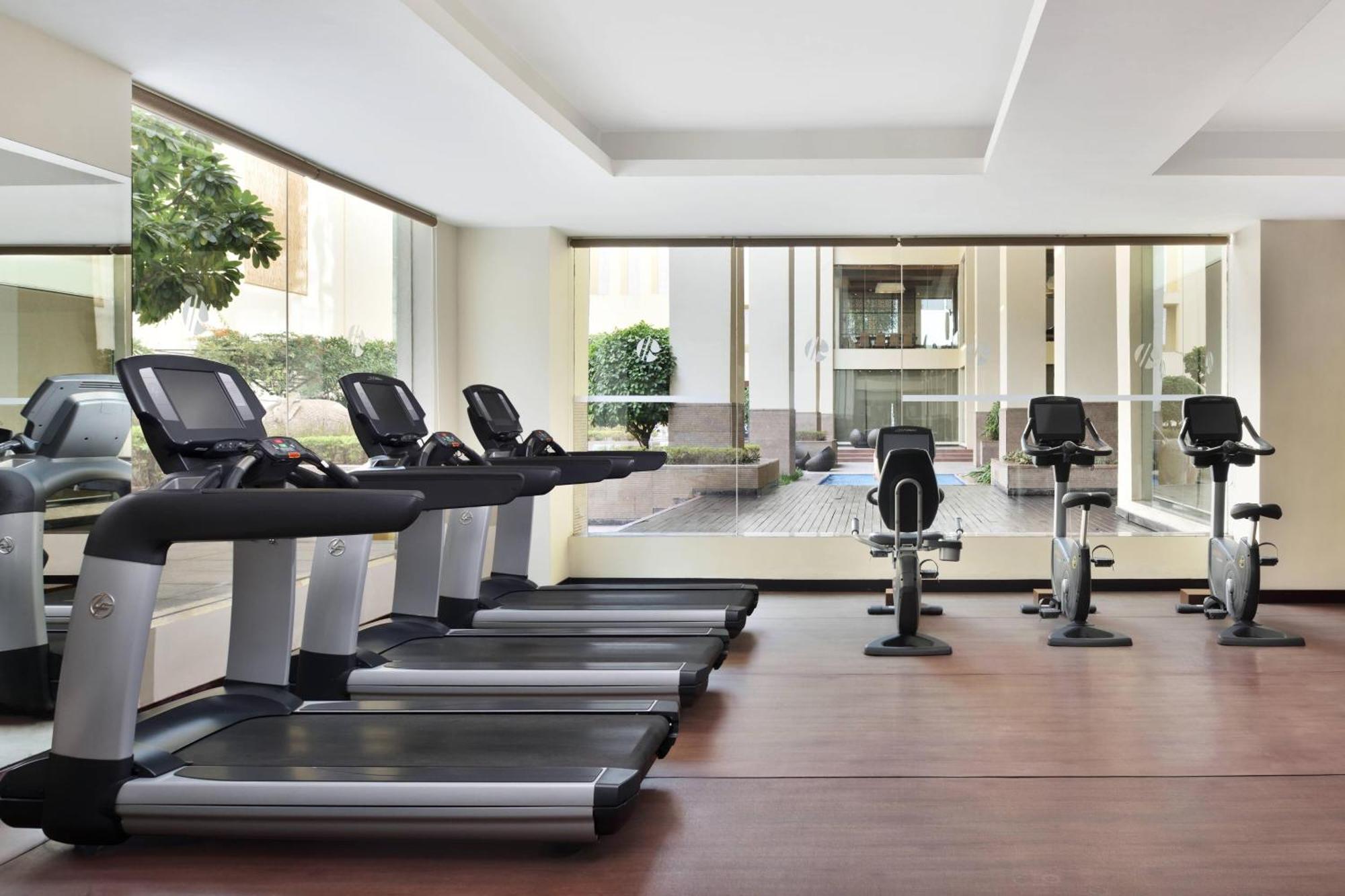 Jaipur Marriott Hotel Eksteriør billede The gym at the hotel