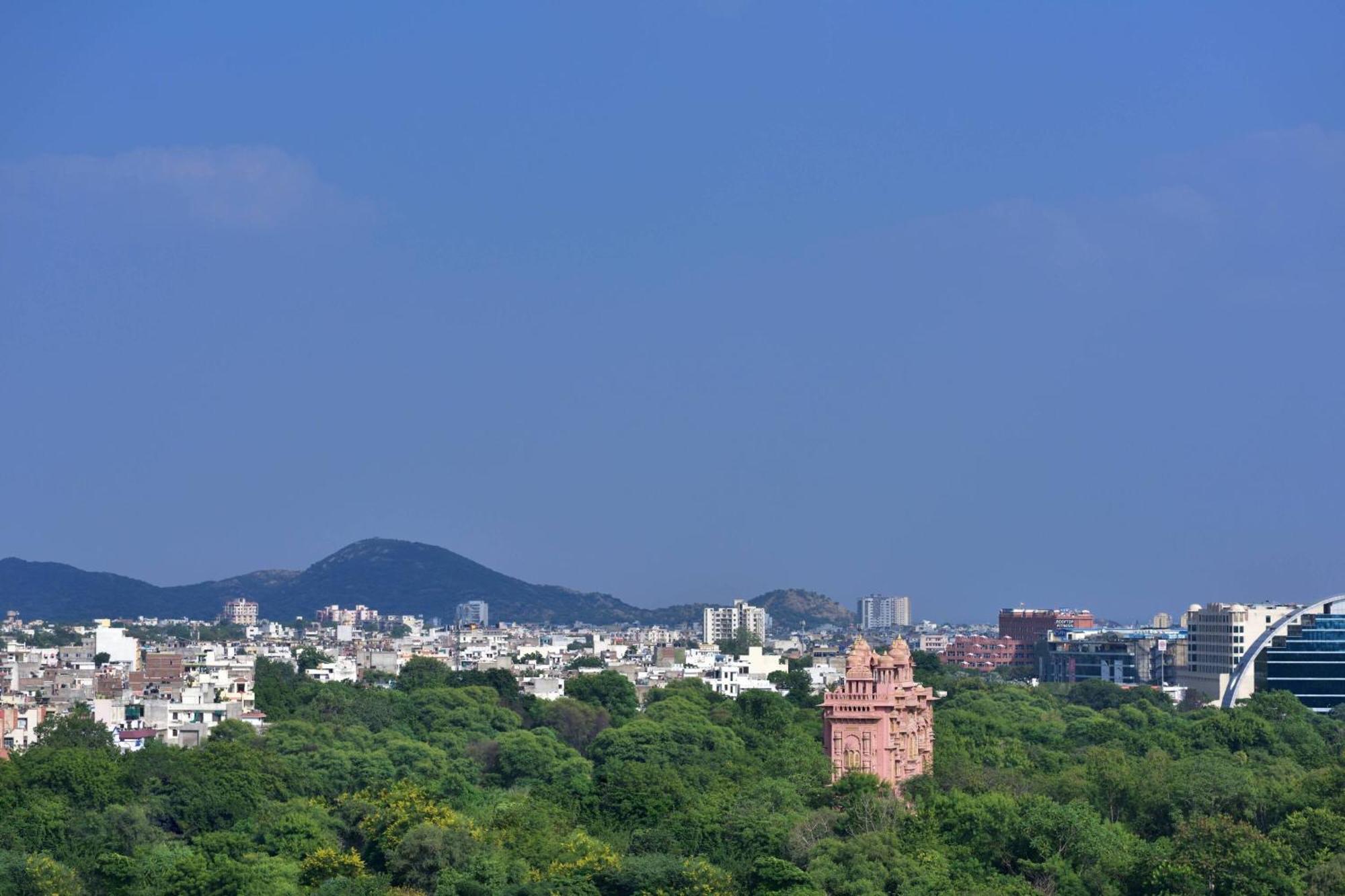 Jaipur Marriott Hotel Eksteriør billede View of the city
