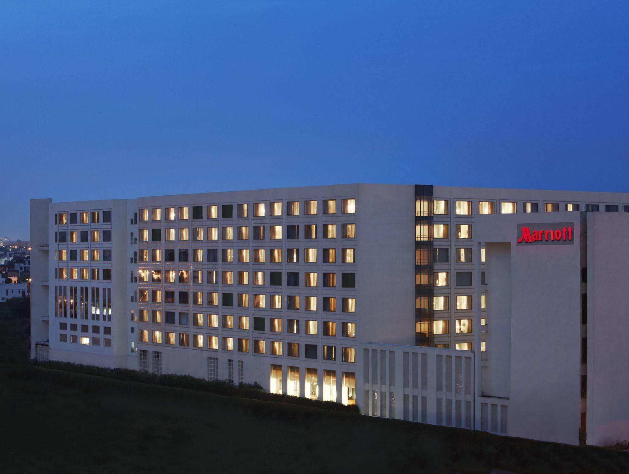 Jaipur Marriott Hotel Eksteriør billede The new campus of the University of Novi Sad